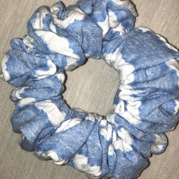Savvy Scrunchies - Picture 3 of 3